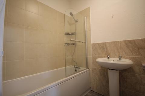 2 bedroom terraced house to rent, Marlborough Avenue, Hampshire St, Hull, HU4