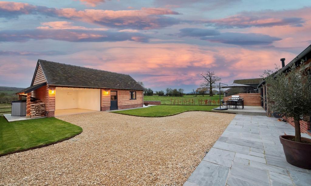 Crowsmoor Farm, Astononclun, Shropshire 2 bed barn conversion for