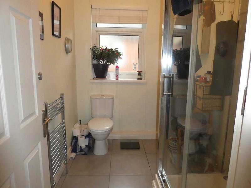 Bathroom (2nd Level)