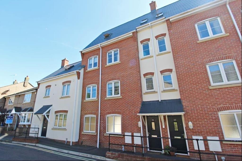 Chalice Close, Ashley Cross 3 bed townhouse £1,500 pcm (£346 pw)