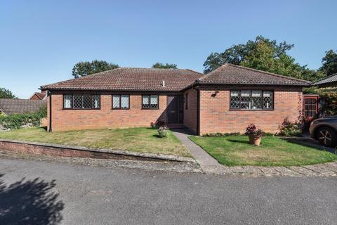 2 Highfield Close, Farnham, GU9 8EZ