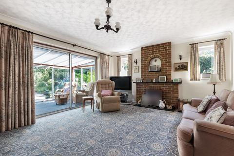 2 Highfield Close, Farnham, GU9 8EZ