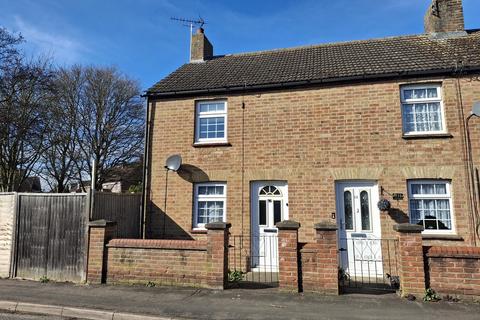 2 bedroom end of terrace house to rent, Peterborough Road, Eye, Peterborough, Cambridgeshire. PE6 7YB