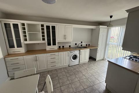 3 bedroom end of terrace house to rent, Norburn, Bretton, Peterborough, Cambridgeshire. PE3 8NR