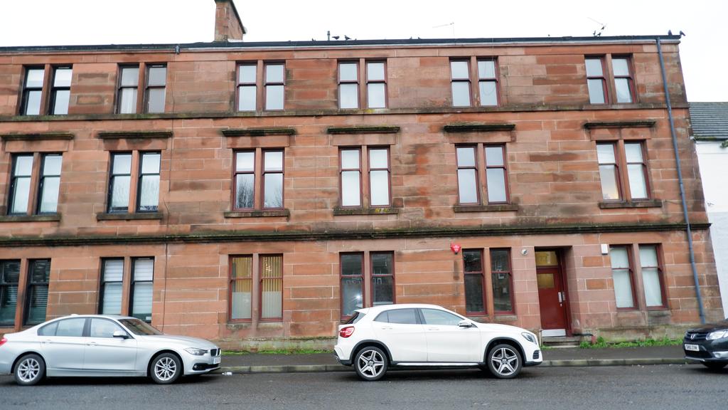 Carlibar Road, Barrhead G78 2 bed ground floor flat £69,000