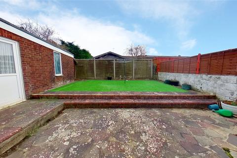 20 Croshaw Close, Lancing, BN15 9LE