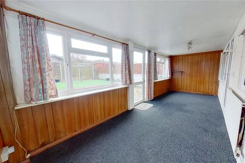 20 Croshaw Close, Lancing, BN15 9LE