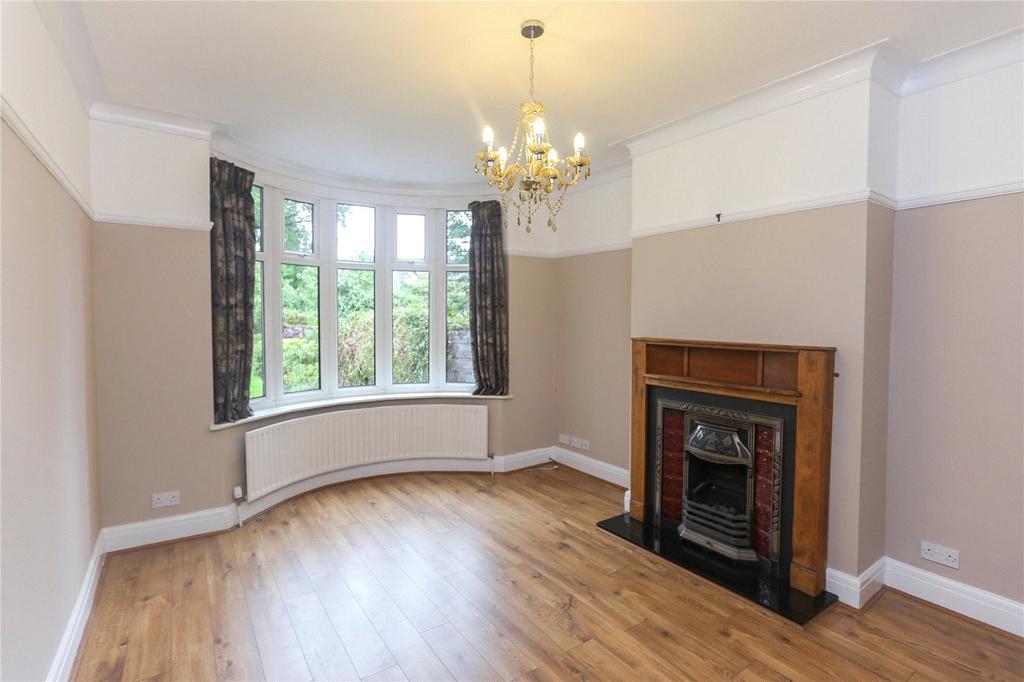 Warwick Road, Heaton Moor, Stockport, SK4 4 bed semidetached house £1,800 pcm (£415 pw)