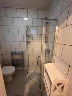 2 bedroom flat to rent, George Lane, E18