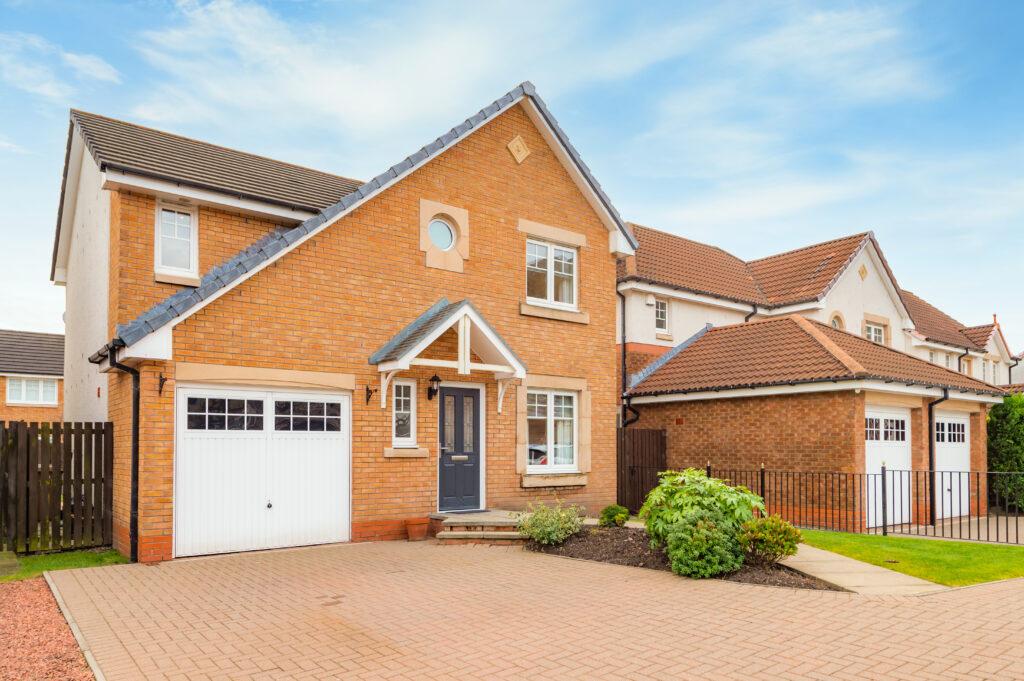 Alder Crescent, Menstrie, FK11 7DU 4 bed detached house £252,500