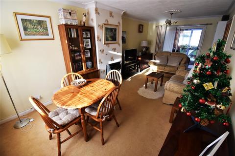 114 Woolmer Green, Basildon, SS15 5LR