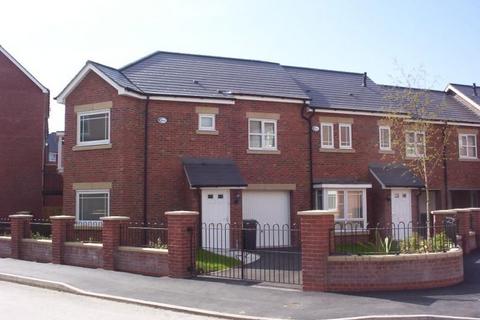 5 bedroom terraced house to rent, Mackworth Street, Hulme, Manchester. M15 5LP