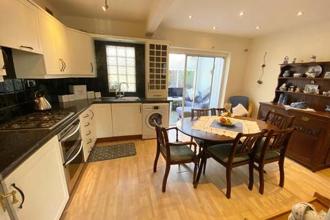 19 Croft Down Road, Solihull, B92 9BD