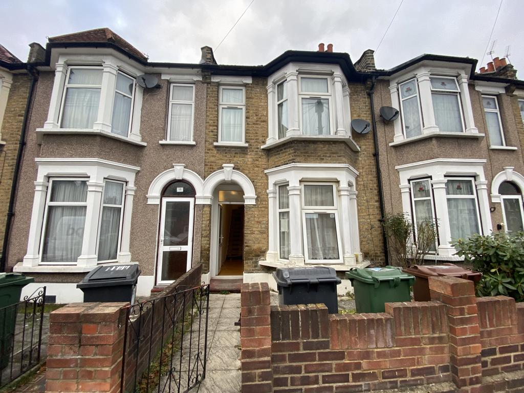 Malta Road, London E10 4 bed terraced house £1,850 pcm (£427 pw)