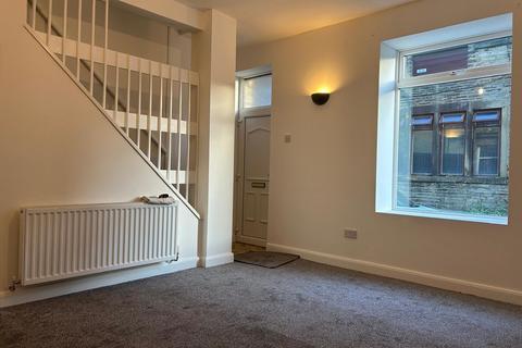 1 bedroom end of terrace house to rent, Commercial Street, Thornton