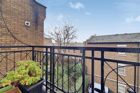 36c Marryat Square, London, SW6 6UA
