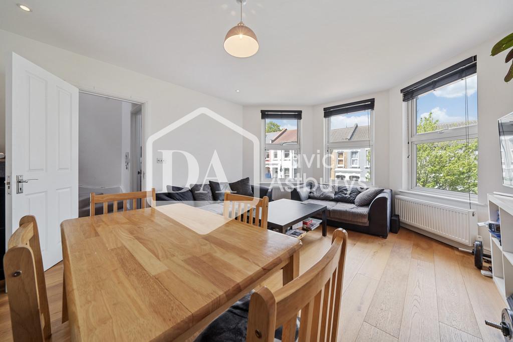 Caddington Road, Cricklewood, London 2 bed apartment £1,600 pcm (£369 pw)