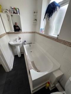 3 bedroom terraced house to rent, Chandos Road, Stratford