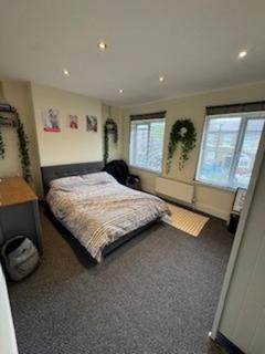3 bedroom terraced house to rent, Chandos Road, Stratford