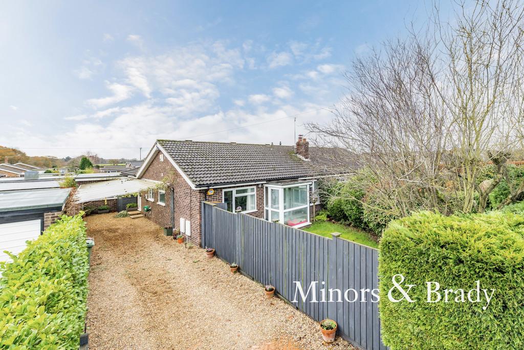 Sandhole Lane, Little Plumstead 4 bed semidetached bungalow £300,000