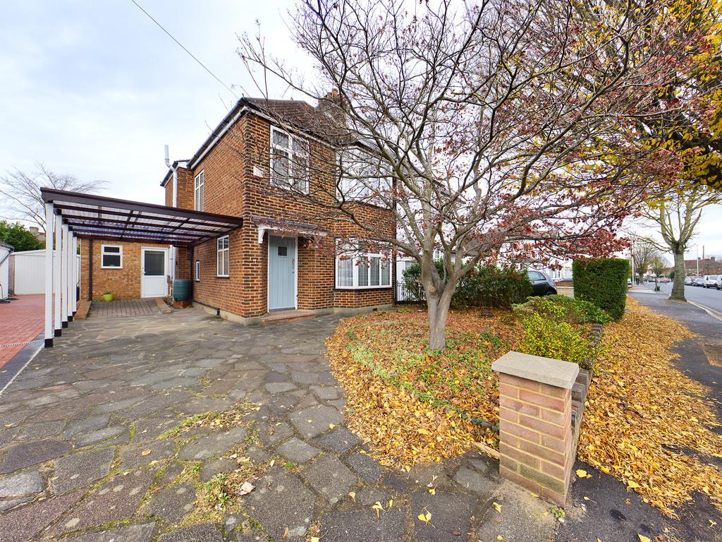 Elm Avenue, Ruislip 3 bed semidetached house £700,000