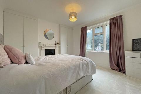 32 Chudleigh Road, Exeter, EX2 8TU