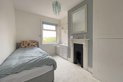 32 Chudleigh Road, Exeter, EX2 8TU