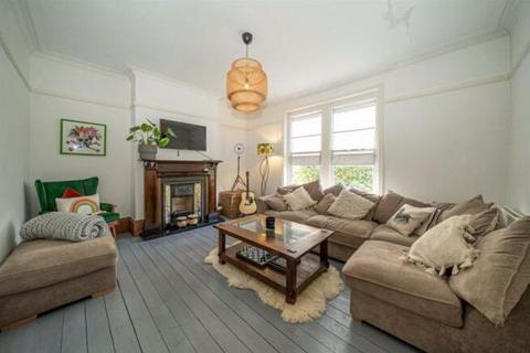 100 Biddulph Road, Congleton, CW12 3LY
