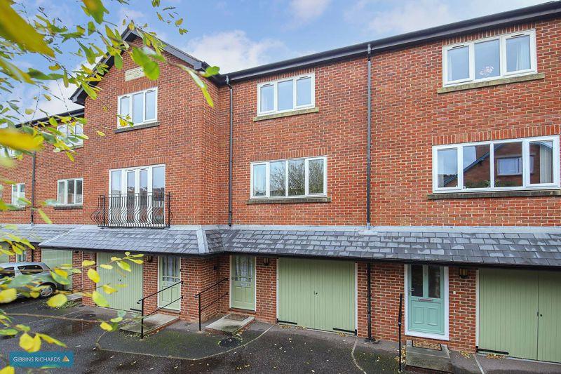 Cubitts Place, Clifford Terrace... 2 bed terraced house £250,000