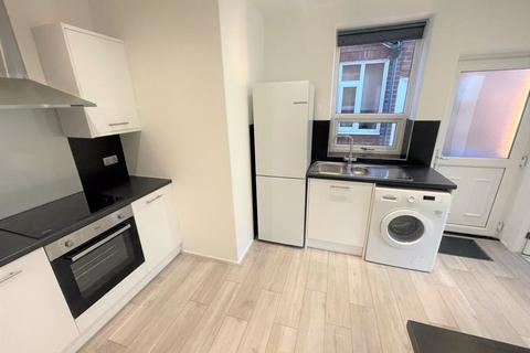 2 bedroom flat to rent - Corchester Walk, Newcastle Upon Tyne NE7