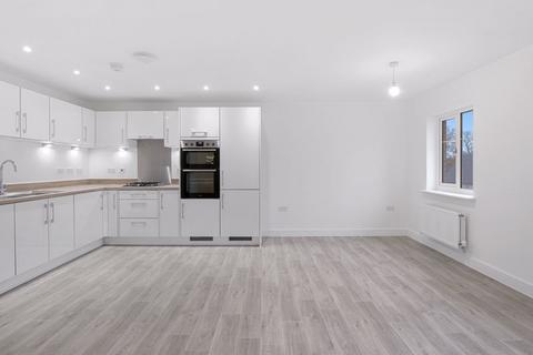 2 bedroom apartment to rent, *360 VIRTUAL TOUR AVAILABLE*Cornwell Avenue, Crawley