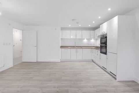 2 bedroom apartment to rent, *360 VIRTUAL TOUR AVAILABLE*Cornwell Avenue, Crawley