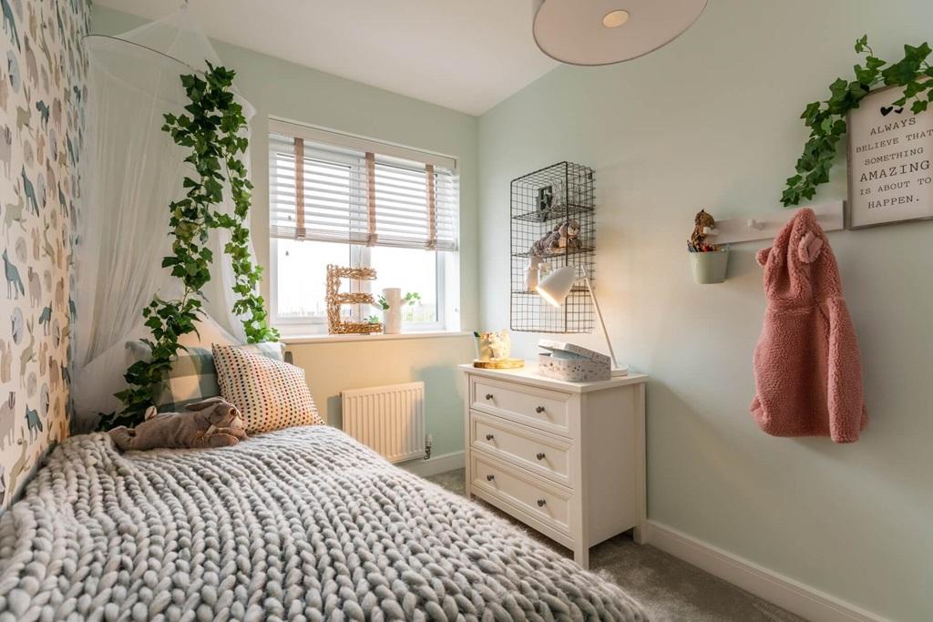 Ideal bedroom for young children or as a home office