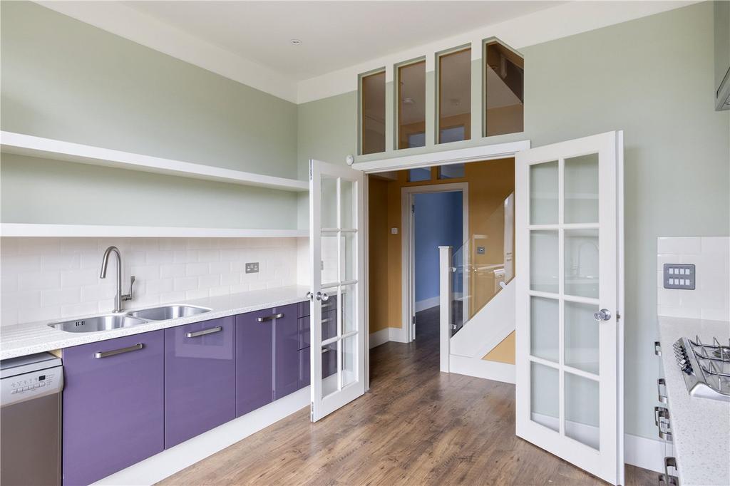 Eat-In Kitchen