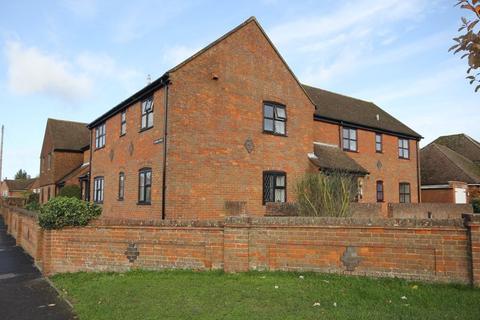 2 bedroom apartment to rent, Princes Risborough