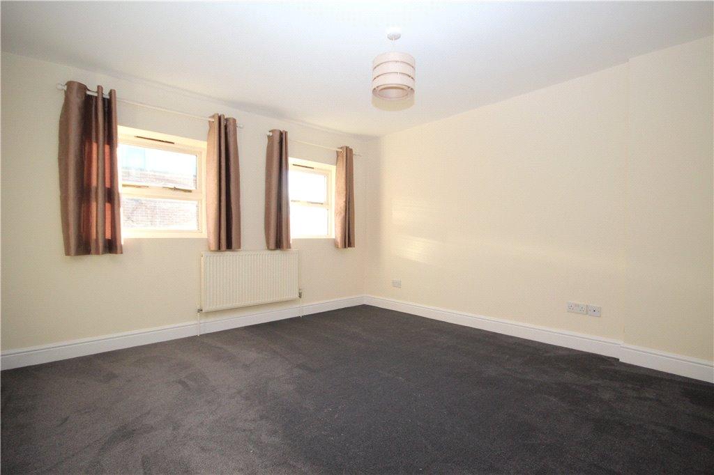 Drummond Road, Guildford, GU1 2 bed terraced house £1,475 pcm (£340 pw)