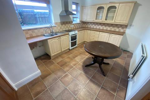 3 bedroom semi-detached house to rent, Plains Road, Plains Farm, Sunderland , SR3