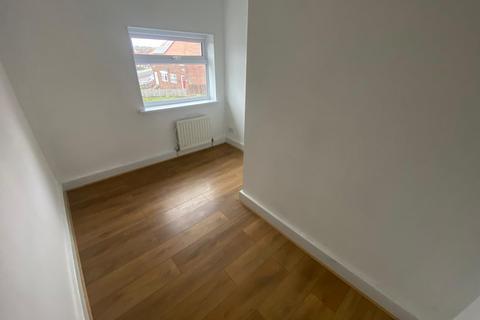 3 bedroom semi-detached house to rent, Plains Road, Plains Farm, Sunderland , SR3