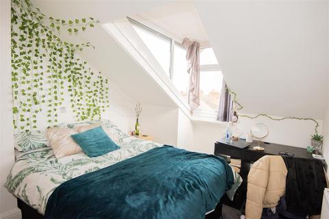 6 bedroom house to rent - Heslington Road, York