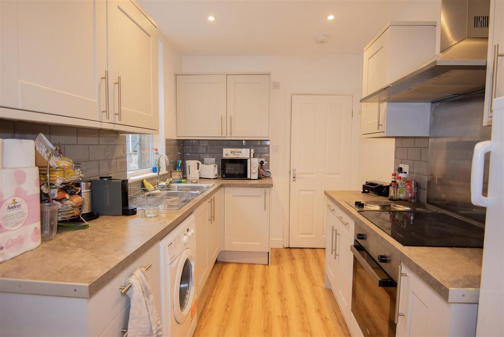 Heslington Road, York 6 bed house to rent £5,044 pcm (£1,164 pw)