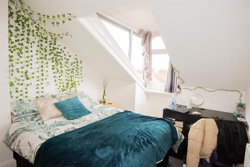 Bedroom (Top Floor)