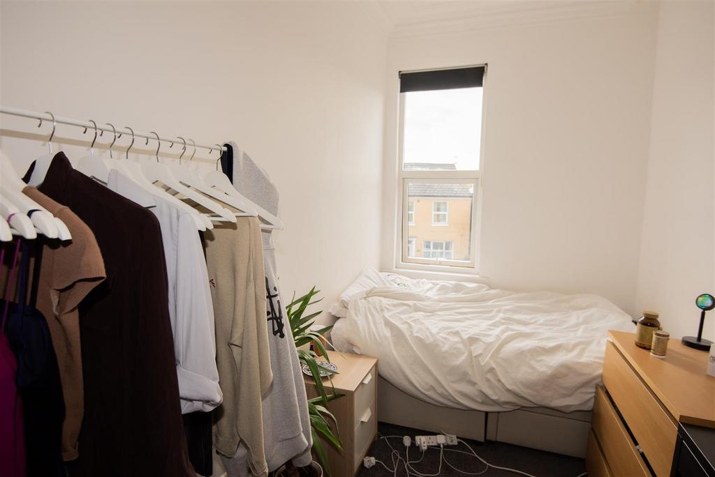 Bedroom (1st Floor)