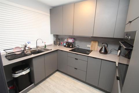 2 bedroom flat to rent, Dellcut Road, Hemel Hempstead