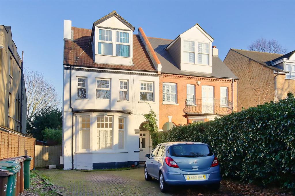 Sherwood Park Road Sutton 2 bed flat £1,150 pcm (£265 pw)