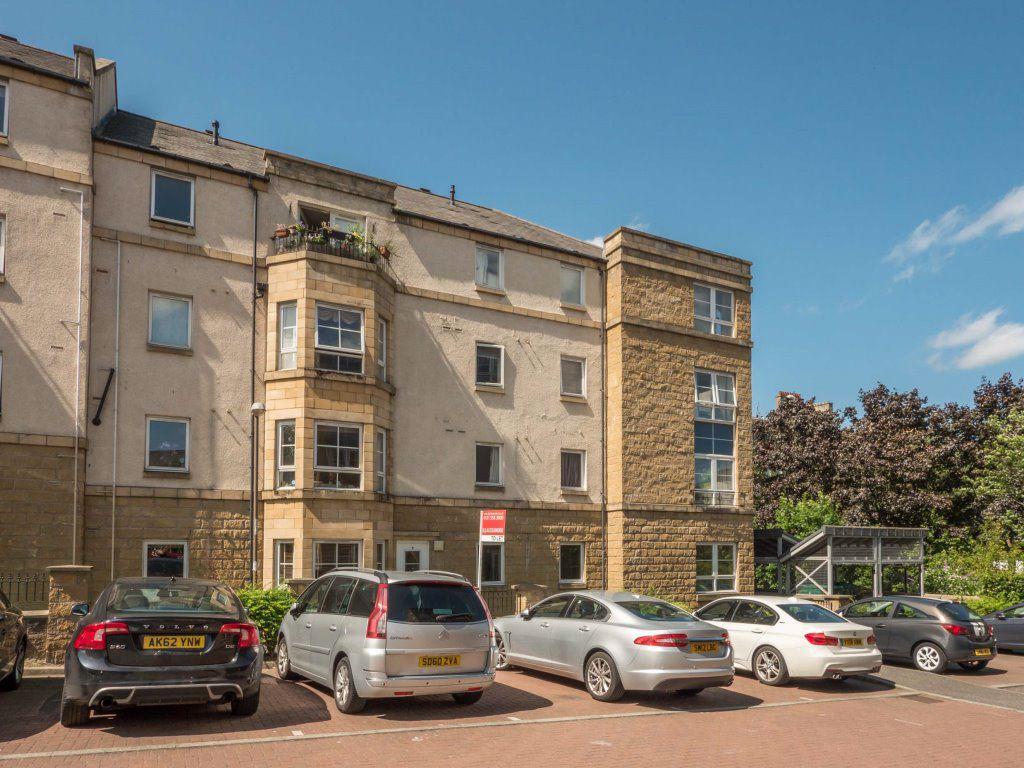 DICKSONFIELD, EH7 5ND 3 bed flat £1,650 pcm (£381 pw)