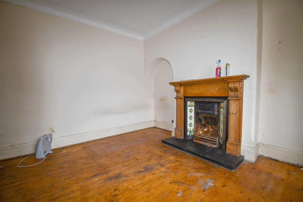 Maybury Road, Hull 3 bed semidetached house £225,000
