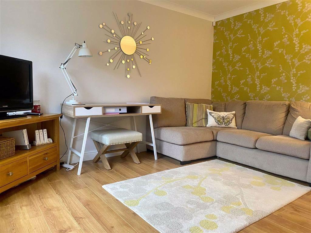 Suran Y Gog, Pencoedtre Village, Barry 4 bed detached house £385,000