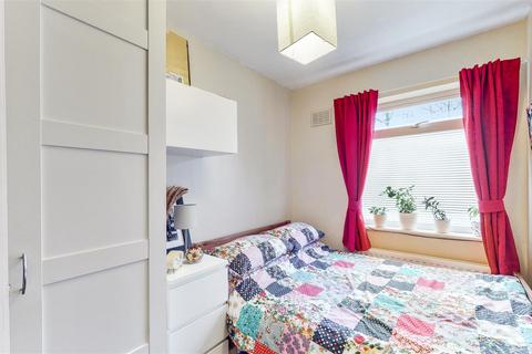 10 Blenheim Close, Greenford, UB6 8ET
