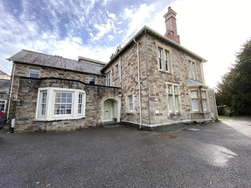 Castle Street, Bodmin, PL31 1 bed apartment £625 pcm (£144 pw)