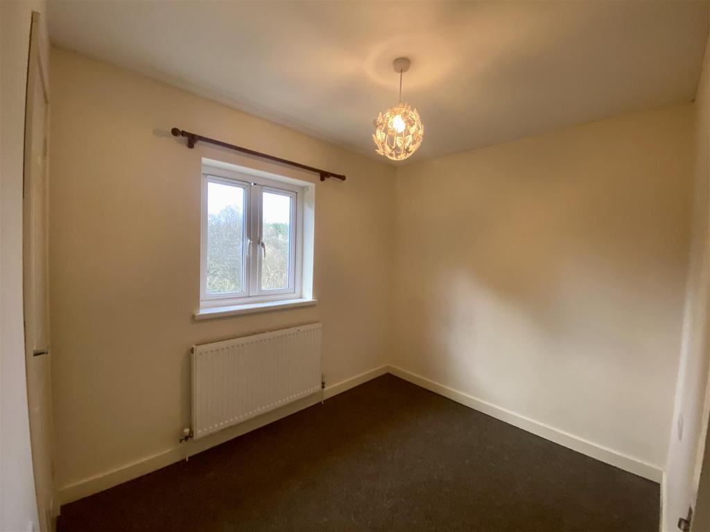 11 Winch Crescent, Haverfordwest 3 bed semidetached house £750 pcm